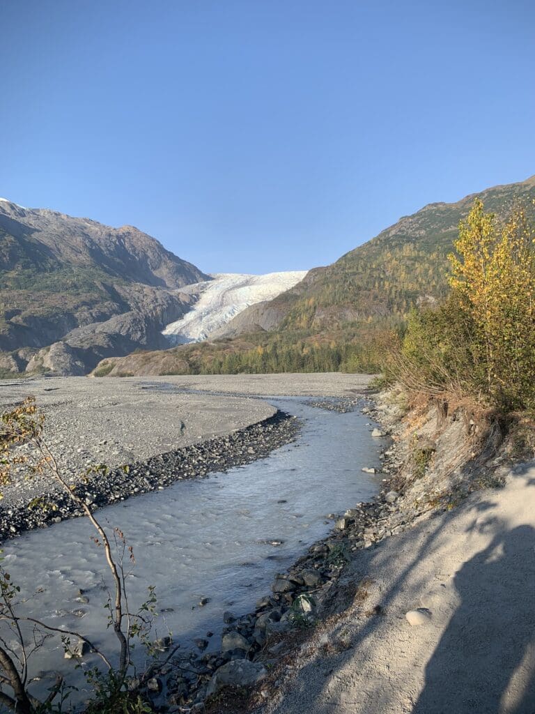 A river running through the middle of a valley.